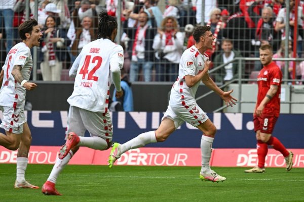 Der 1. FC Köln ist wieder erstklassig - © Federico Gambarini/dpa