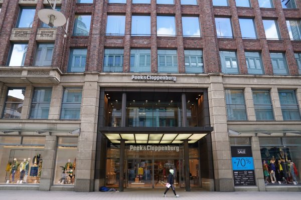 Peek &Cloppemburg in Hamburg: Der Modehändler will sich neu aufstellen. - © Marcus Brandt/dpa