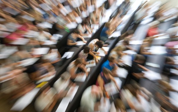 Das Wintersemester startet am 16. Oktober nach ersten Schätzungen mit rund 755.000 Studierenden - © dpa