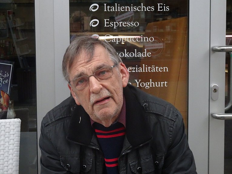 Roland Meyer, 63, KFZ-Mechaniker, Bad-Meinberg