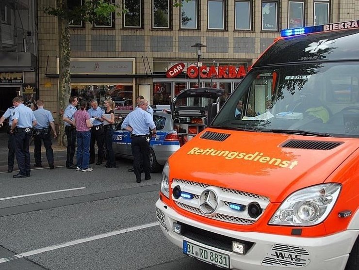 Vor einem türkischen Restaurant in Bielefeld ereignete sich eine Schießerei. - © FOTO: A. EICKHOFF