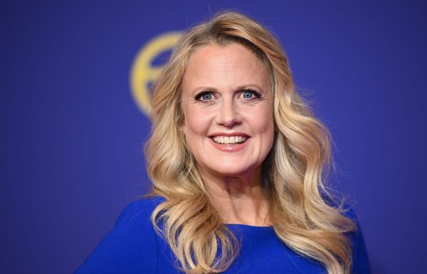 Durch den Deutschen Fernsehpreis führt Barbara Schöneberger. - © Britta Pedersen/dpa