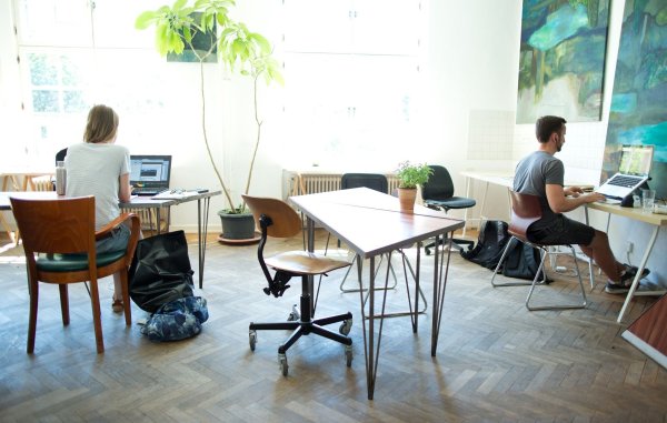 Die Zahl der neu gegründeten Start-ups ist im ersten Halbjahr kräftig gewachsen (Archivbild) - © Jörg Carstensen/dpa
