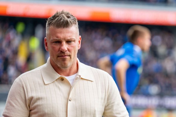 Trainer Lukas Kwasniok verlässt den SC Paderborn zum Saisonende - © David Inderlied/dpa