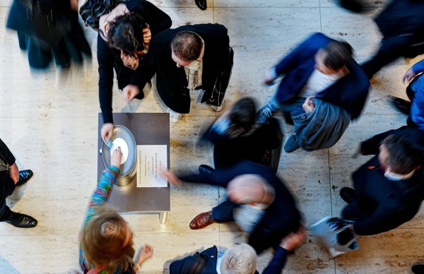Am 2. Dezember 2022 stimmten die Abgeordneten im Bundestag über das Chancen-Aufenthaltsrecht ab. (Archivbild) - © Kay Nietfeld/dpa