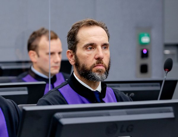 Jack Smith ist ein erfahrener Staatsanwalt und arbeitete unter anderem als US-Staatsanwalt und Chefankläger des Sondergerichts für das Kosovo in Den Haag. - © Robin Van Lonkhuijsen/Pool ANP/AP/dpa/Archiv