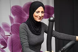 Nie ohne Kopftuch: Fatima Mhnna will ihre Kopfbedeckung auch im Fitnessstudio tragen. Doch mit dem Hinweis auf Verletzungsgefahren ist das abgelehnt worden. - &copy; Foto: Engelhardt