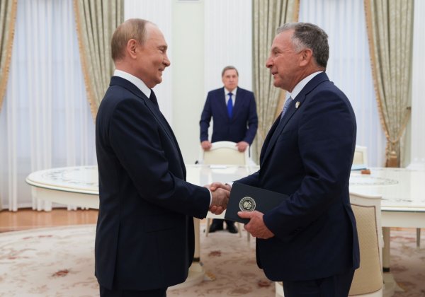 Der US-Sondergesandte Steve Witkoff (rechts) und der russische Präsident Wladimir Putin. (Archivfoto) - © Gavriil Grigorov/Pool Sputnik Kremlin/AP/dpa