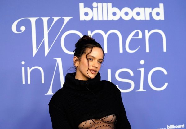 Rosalía ist mit ihrer Mischung aus Flamenco, Latin-Pop, R&B, Reggaeton und «Música urbana latina» international erfolgreich. (Archivfoto) - © Chris Pizzello/Invision/AP/dpa