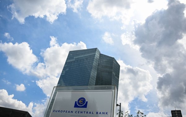 Hauptziel der Notenbank sind stabile Preise im Euroaum. (Archivbild) - © Arne Dedert/dpa