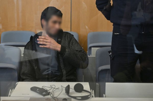Der Verurteilte legt Revision ein. (Archivbild) - © Federico Gambarini/dpa