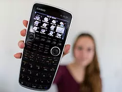 Grafikf&auml;higer Taschenrechner - &copy; FOTO: DPA