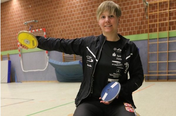 Trockenübung in der Halle: Leichtathletin Sandra Albrecht. - © Oliver König