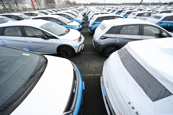 Autos aus China verkaufen sich in Deutschland nur schleppend. Viele sorgen sich um den Datenschutz. (Archivbild) - © Lars Penning/dpa