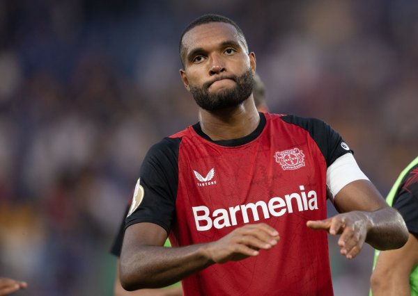 Jonathan Tah geht nicht davon aus, dass die Turbulenzen um den geplatzten Bayern-Wechsel seine Saison belasten. - © Hendrik Schmidt/dpa
