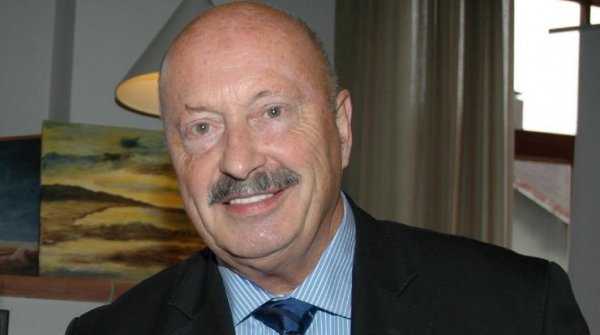 Luftfahrtbegeistert: Dieter Rosse starb beim Unglück in Südfrankreich. - © Hanneforth