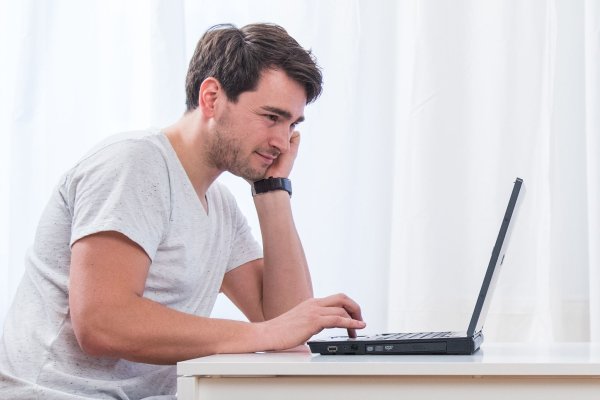 Ab dem Sommer soll es die Rentenübersicht auch online geben. - © Christin Klose/dpa-tmn