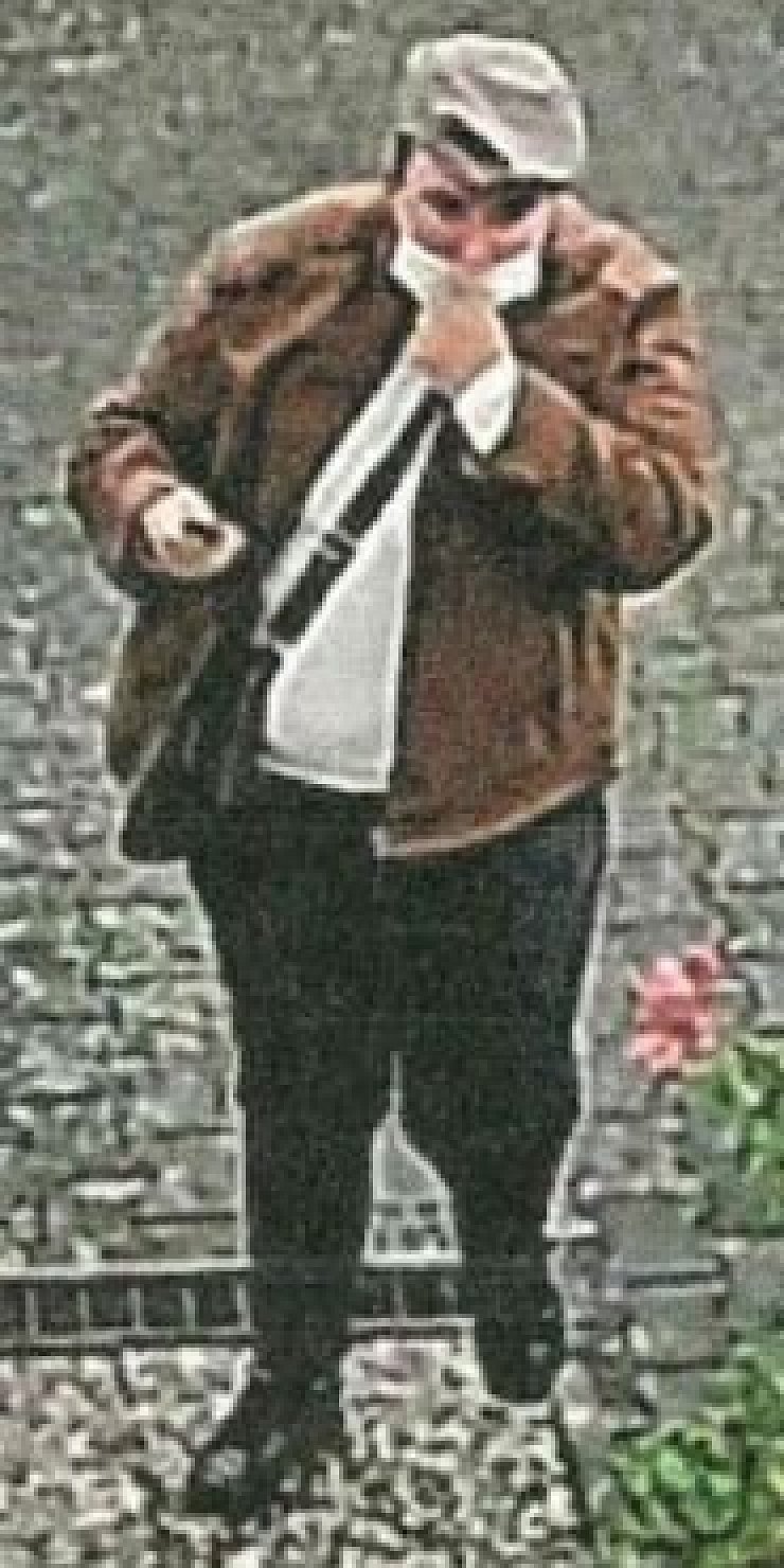 Eine Aufnahme des Tatverdächtigen einer Überwachungskamera. - © Polizei Lippe