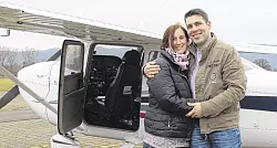 Jennifer Perner und Stefan Oberg sind seit Samstag verlobt. - &copy; Gisela Schwarze