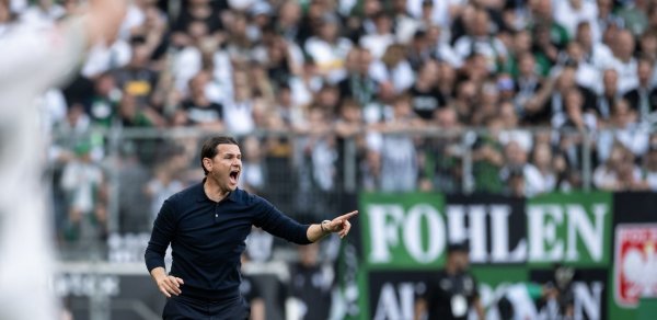 Hat in Dortmund trotz Niederlage eine positive Tendenz wahrgenommen: Trainer Gerardo Seoane - © Fabian Strauch/dpa