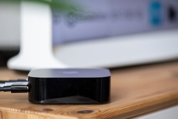Testsieger ist der Apple TV 4K (128 GB) mit der Gesamtnote 1,2 (189 Euro). - © Franziska Gabbert/dpa-tmn