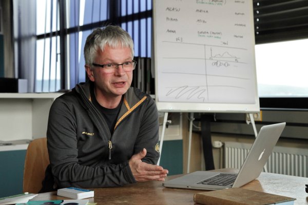 Beliebter Professor: Guido Falkemeier ist Dekan der Medienproduktion an der Hochschule OWL. - © Bernhard Preuß