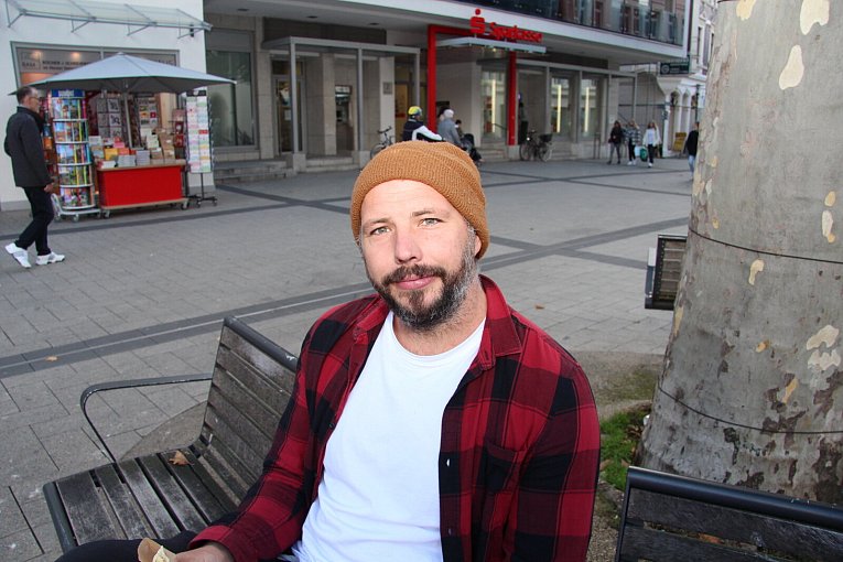 Sebastian Bester, 37, Detmold