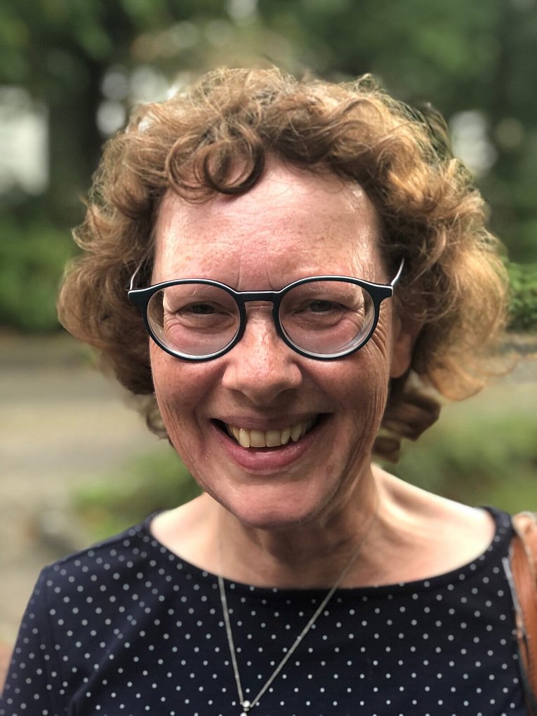 Sabine Ost, 67, Rentnerin, Bad Salzuflen