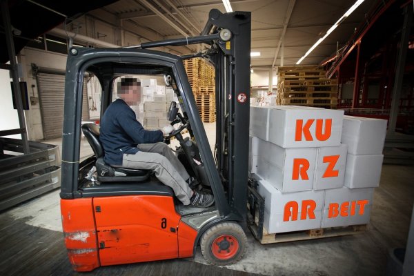 Kurzarbeit: Diese Maßnahme kann helfen, dass Unternehmen in wirtschaftlich schwierigen Zeiten keine Jobs streichen, wenn sich der Abschwung verschärft. - © Symbolbild: Bernhard Preuß