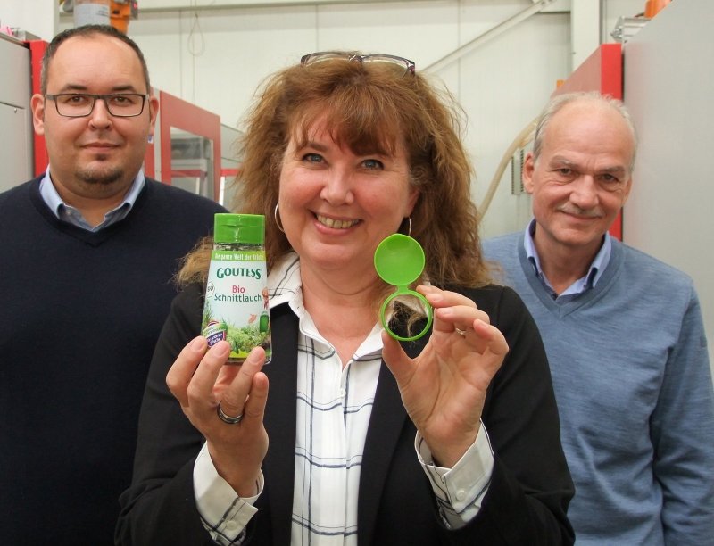 Lemgoer Unternehmen Adomeit fertigt Deckel für Millionen | Lokale ...