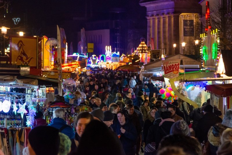 Andreasmesse Volle Gänge bei knackigkaltem Wetter Lokale