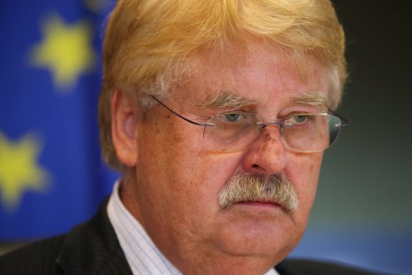 Elmar Brok, derzeit Brexit-Beauftragter der EVP-Fraktion im Europäischen Parlament, während einer Sitzung des Ausschusses für auswärtige Angelegenheiten im Europäischen Parlament. - © Julien Warnand/EPA/dpa