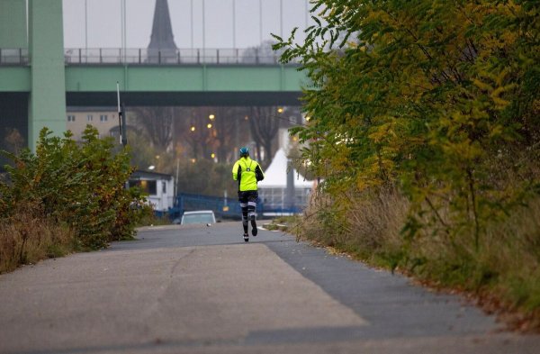 Auf NRW kommen in der neuen Woche sehr milde Temperaturen zu. (Archivbild) - © Thomas Banneyer/dpa