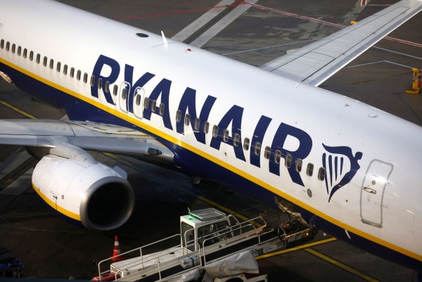 Ryanair erstattet in Italien Extrakosten für Einchecken am Flughafen zurück. (Foto: Archiv) - © Thomas Banneyer/dpa