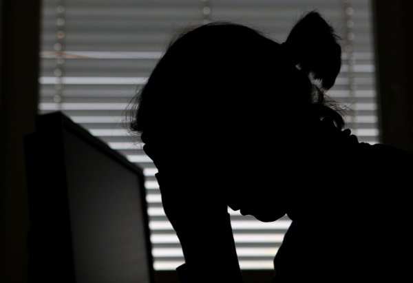 Stress im Job und kein Ausweg? Leider sind viele Berufstätige in einer belastenden Lage. (Symbolbild) - © Marijan Murat/dpa
