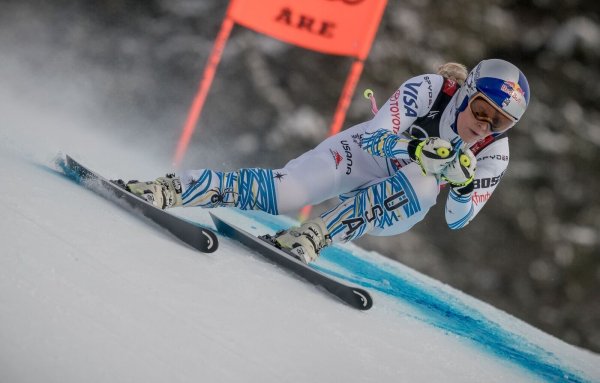 Lindsey Vonn will nach fünf Jahren Pause wieder in den Speed-Disziplinen angreifen. - © Michael Kappeler/dpa