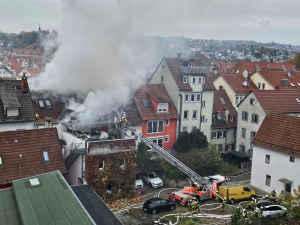 Dem tödlichen Vorfall ging ein Streit um Mietangelegenheiten voraus. - © Andreas Rosar/dpa