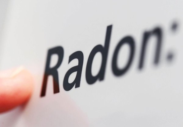 Nach Empfehlung von Strahlenschützern sollten in Häusern und Wohnungen Radon-Messungen gemacht werden. (Archivfoto) - © Uli Deck/dpa