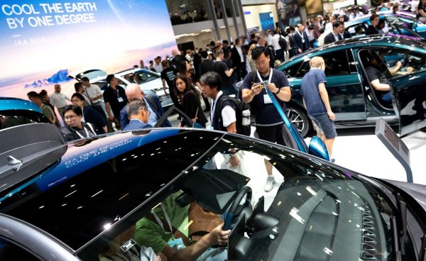 Auf der IAA 2025 ist auch wieder ein chinesischer Autokongress geplant. (Archivbild) - © Sven Hoppe/dpa