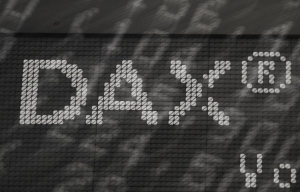 Durchwachsene Quartalsbilanz für Dax-Konzerne. (Archivbild) - © Arne Dedert/dpa