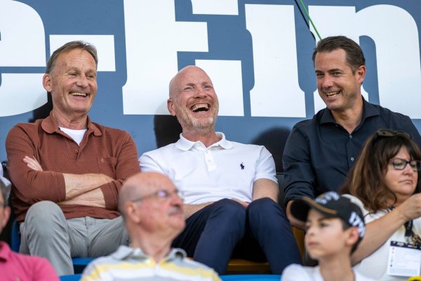 Mathias Sammer (M) dürfte Borussia Dortmund in einer etwas anderen Rolle erhalten bleiben. - © David Inderlied/dpa