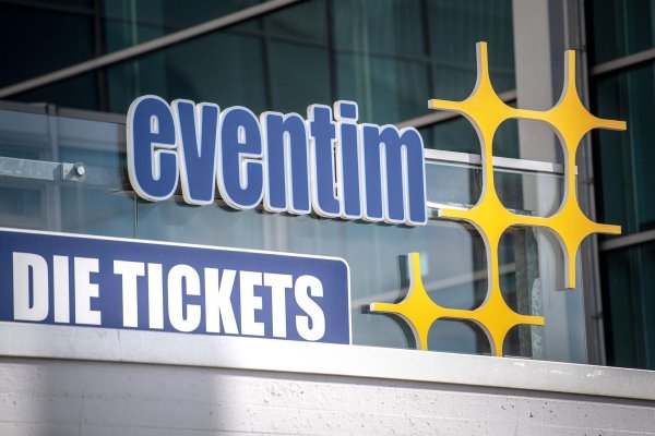 Der Tickethändler CTS Eventim hat im dritten Quartal den Umsatz gesteigert. (Archivbild) - © Sina Schuldt/dpa