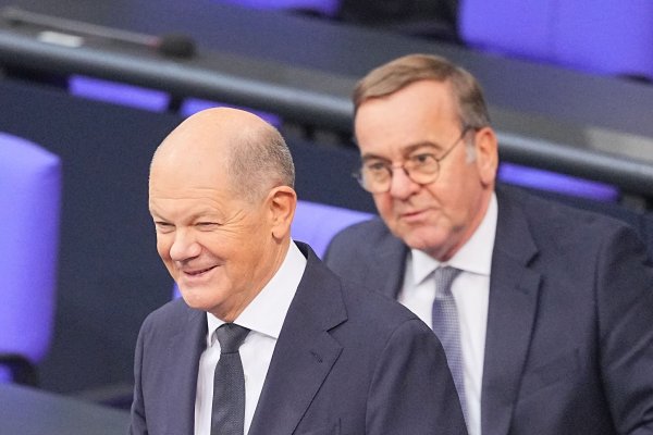 Es läuft nicht gut die SPD. Das bestätigt auch eine neue Umfrage (Archivbild) - © Michael Kappeler/dpa
