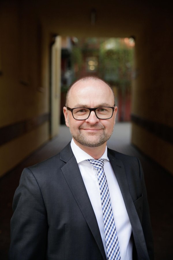 Alexander Kühnen wird neuer Geschäftsführer bei Bahlsen. - © privat/Bahlsen Group/dpa