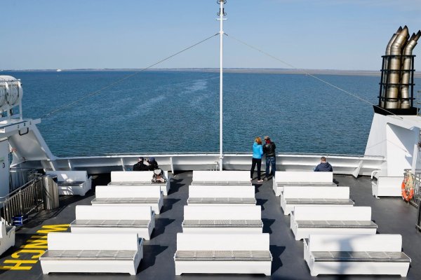 Schiffspassagiere - © Foto: Frank Molter/dpa