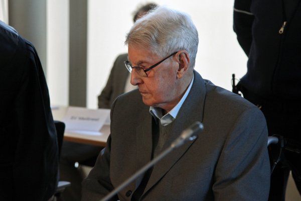Der ehemalige SS-Wachmann Reinhold Hanning wurde vom Landgericht Detmold zu fünf Jahren Haft verurteilt. - © Bernhard Preuß