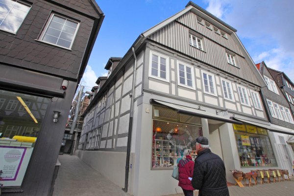 Umbau und Sanierung in der Krummen Straße: In die beiden Hintergebäude Krumme Straße 13a/16a kommen Wohnungen – Anstoß war das städtische ISEK-Projekt. - © Vera Gerstendorf-Welle