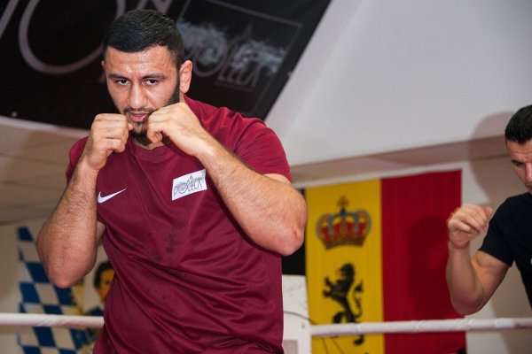 Hoch konzentriert: Der voll fokussierte Leon Harth beim Sparring in Berlin. - © Privat