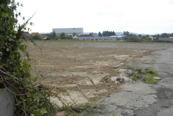 Jetzt ein Bauplatz: Von der Gärtnerei Wattenberg an der Herforder Straße ist nichts mehr geblieben. In Kürze wird hier der neue städtische Bauhof entstehen. - © Alexandra Schaller