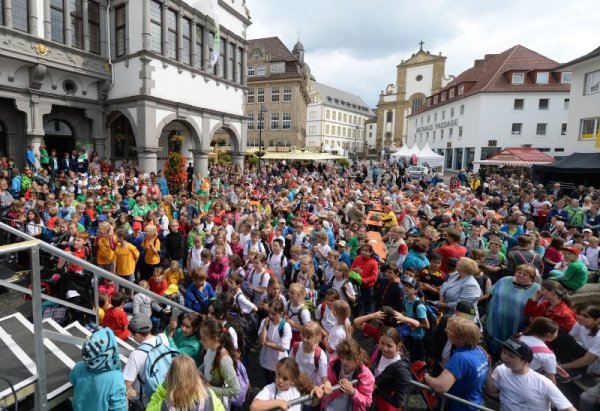 Vergangenes Jahr war die Stadt Paderborn Gastgeberin der Großveranstaltung: 60 Aussteller und 80 Zelte lockten Zehntausende Besucher in die Innenstadt. - © Marc Köppelmann
